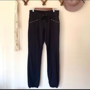 Size small athleta sweatpant joggers.
